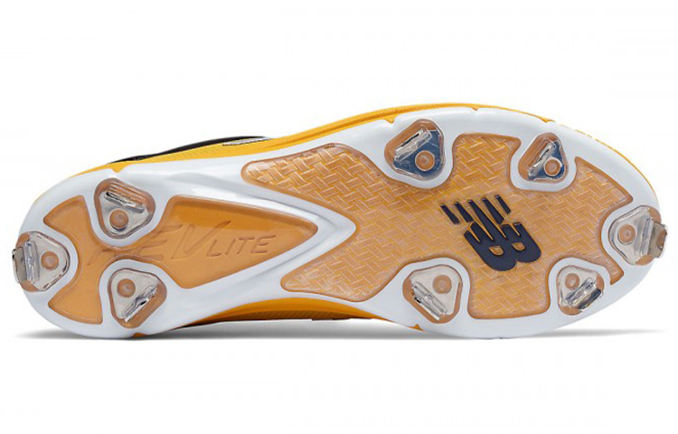 Shop New Balance 3000 v3 Metal 低筒防滑耐磨訓練鞋 黑黃色