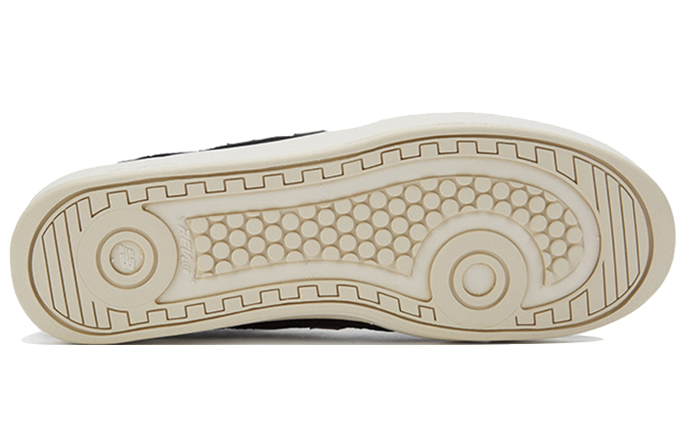 Sizing New Balance NB 300 休閒 透氣輕便平衡 低筒 板鞋 男女款 黑白