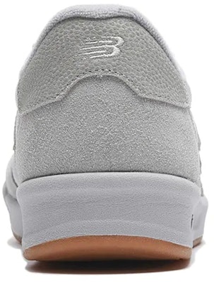 New Balance 300系列 休閒板鞋 灰色 Lookbook New Balance 300系列 休閒板鞋 灰色