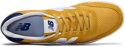 New Balance 300 '校隊金' CRT300B2 Lookbook New Balance 300 '校隊金' CRT300B2