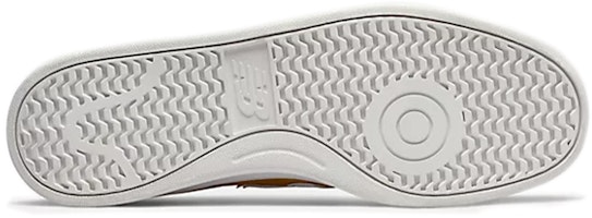 New Balance 300 '校隊金' CRT300B2 Shop New Balance 300 '校隊金' CRT300B2