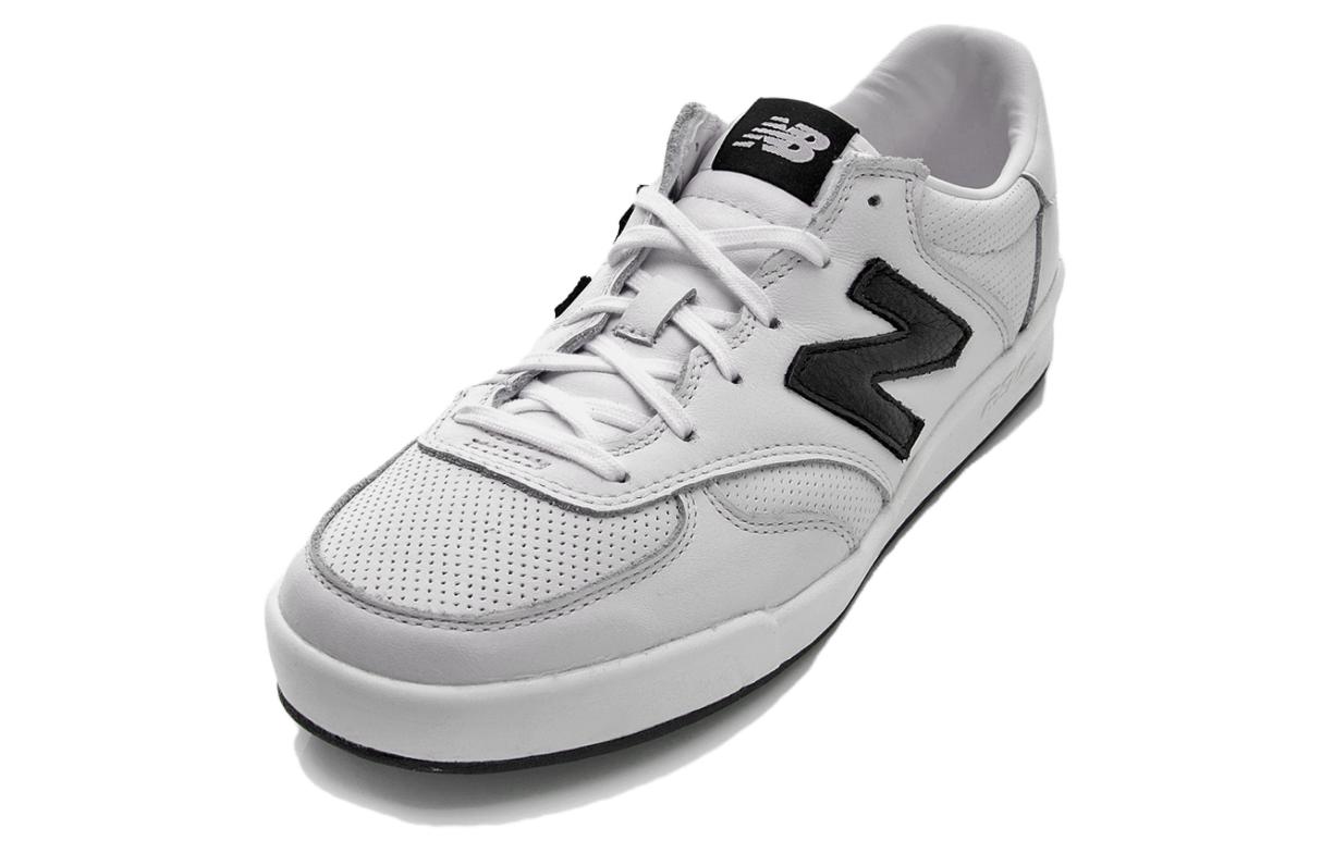 Lookbook New Balance 300 Kulit 'Hitam Putih' CRT300LC