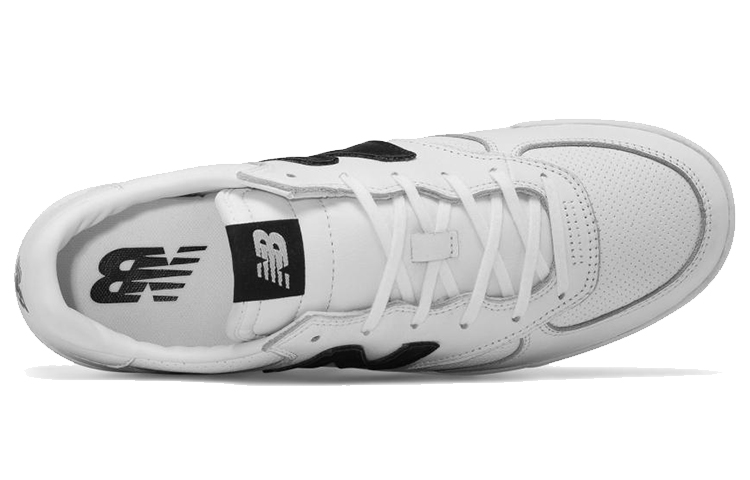 Shop New Balance 300 Kulit 'Hitam Putih' CRT300LC