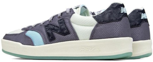 ニューバランス300ロー「グレーホワイト」 WRT300UB Lookbook ニューバランス300ロー「グレーホワイト」 WRT300UB