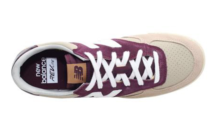 Lookbook New Balance 300 Series /Merah 'Putih' CRT300CC