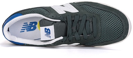 New Balance 300 Series Hijau Hutan 'Hijau Putih' CRT300G2 Lookbook New Balance 300 Series Hijau Hutan 'Hijau Putih' CRT300G2