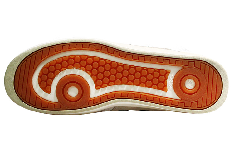 Shop New Balance NB 300 復古休閒 低筒 板鞋 男女款 白綠