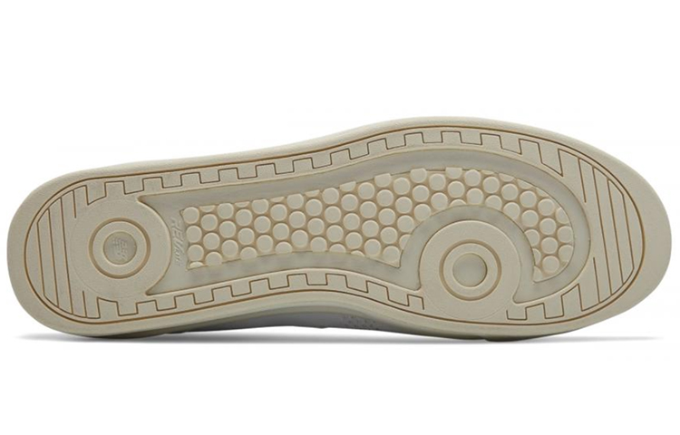 Shop New Balance NB 300 低筒 球鞋 男女皆宜 白藍色