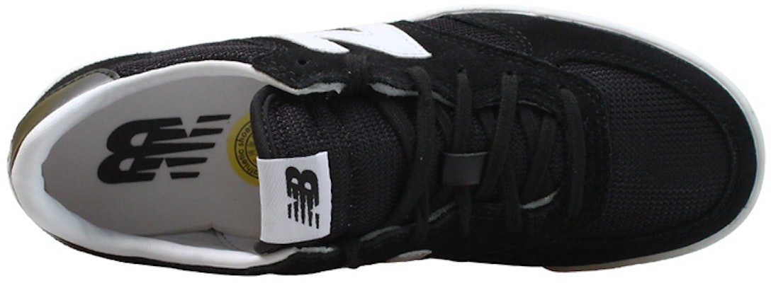 뉴발란스 300 블랙 스니커즈 (New Balance 300 Black Sneakers) CRT300BW Lookbook 뉴발란스 300 블랙 스니커즈 (New Balance 300 Black Sneakers) CRT300BW