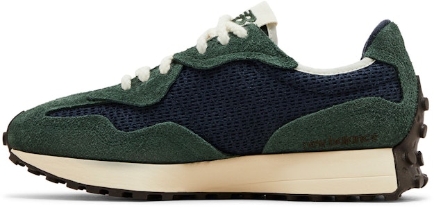 뉴발란스 327 '미드나잇 그린 아웃터 스페이스' U327WVD Lookbook 뉴발란스 327 '미드나잇 그린 아웃터 스페이스' U327WVD