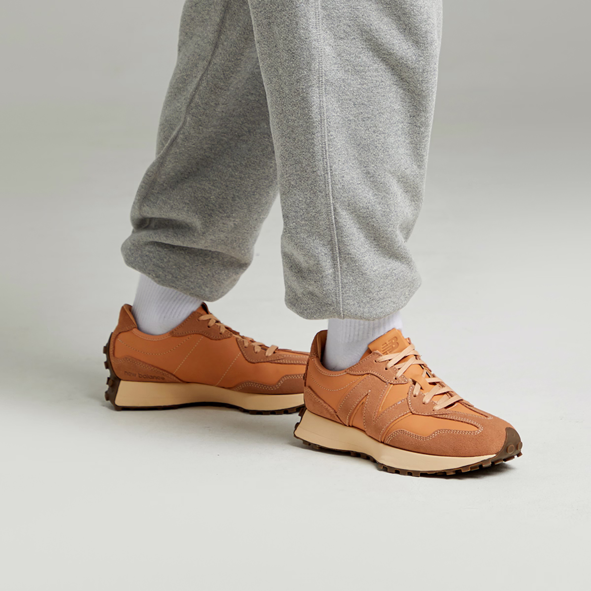 New Balance 327 Toast Tawny Birch