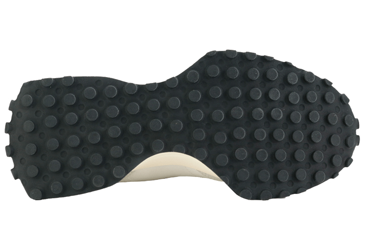 Shop New Balance 327系列 灰色/黑色 MS327FJ