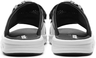 New Balance 330系列 黑白灰變為 New Balance 330系列 黑白灰色 Shop New Balance 330系列 黑白灰變為 New Balance 330系列 黑白灰色