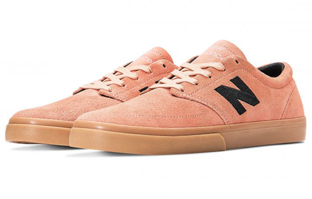 New Balance 345 耐磨防滑 復古低筒休閒板鞋 鮭魚粉 Lookbook New Balance 345 耐磨防滑 復古低筒休閒板鞋 鮭魚粉