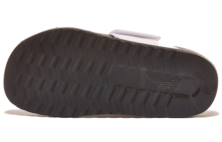 Shop New Balance 3601系列 魔術貼 露趾平跟運動涼鞋 黑白色