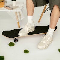 New Balance 410 'Milk Tea' Sneakers MT410SA5 1