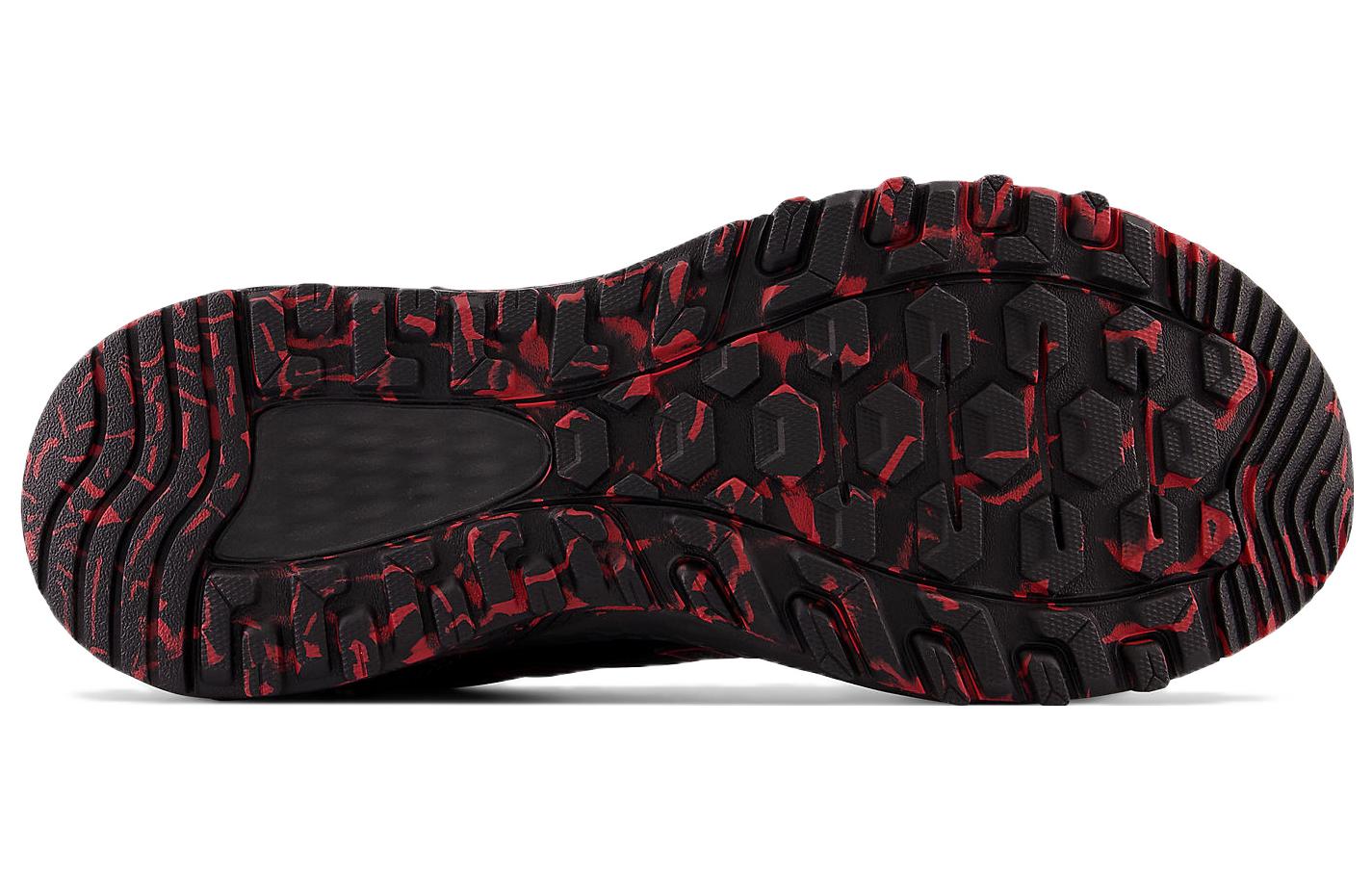 Shop ニューバランス 410v7 ブラック/エレクトリックレッド MT410TP7