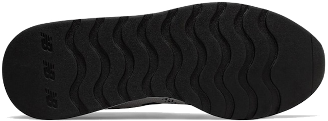 New Balance 420系列 重新設計 灰黑色 Shop New Balance 420系列 重新設計 灰黑色