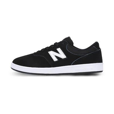 NB 424 'Black White'
