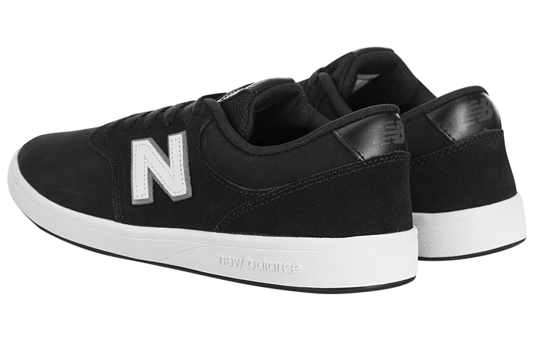 Lookbook New Balance 424 'Hitam Karbon' AM424NBW