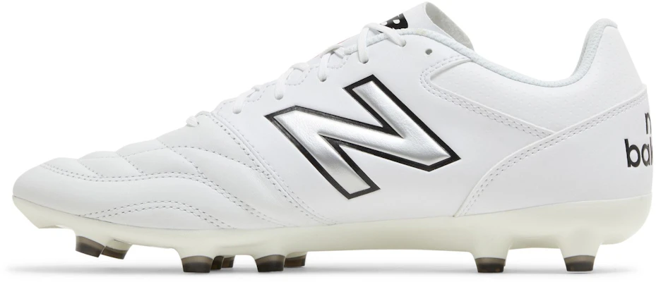 New Balance 442v2 Team FG ''Bianco Nero'' MS42FWT2 Lookbook New Balance 442v2 Team FG ''Bianco Nero'' MS42FWT2