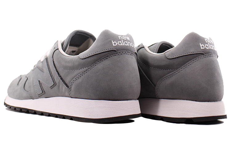 Lookbook 新百倫 520系列 透氣減震耐磨 低幫運動跑步鞋 灰