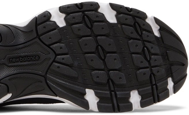 New Balance 530 'Hitam' MR530CC Sizing New Balance 530 'Hitam' MR530CC