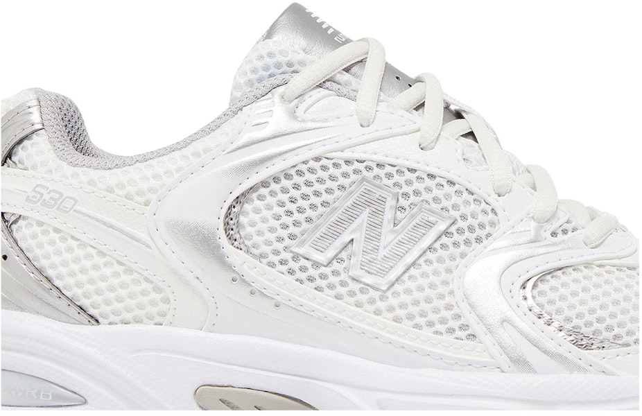 New Balance 530 '曼賽爾白' MR530EMA Lookbook New Balance 530 '曼賽爾白' MR530EMA