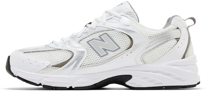 ニューバランス 530 ホワイト/シルバーメタリック MR530AD Lookbook ニューバランス 530 ホワイト/シルバーメタリック MR530AD
