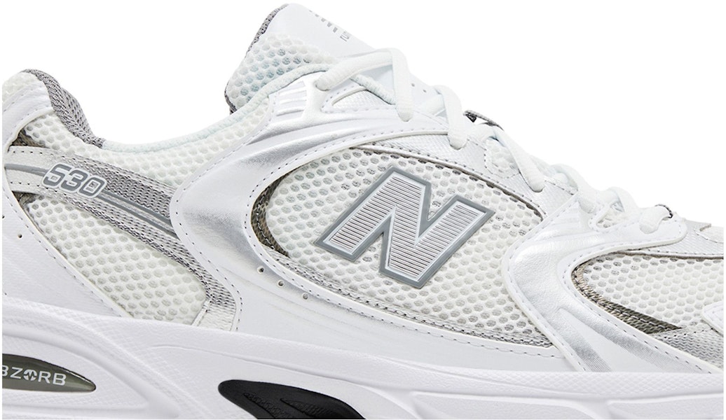 New Balance 530 ''Bianco Argento Metallico'' MR530AD Lookbook New Balance 530 ''Bianco Argento Metallico'' MR530AD