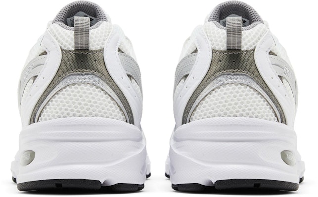 New Balance 530 ''Bianco Argento Metallico'' MR530AD Sizing New Balance 530 ''Bianco Argento Metallico'' MR530AD