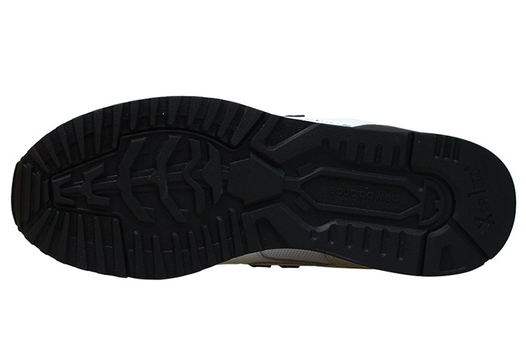 Shop New Balance 530 白黑配色 M530LGA