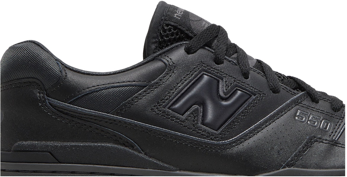 New Balance 550 'Hitam Pekat' BB550BBB Lookbook New Balance 550 'Hitam Pekat' BB550BBB