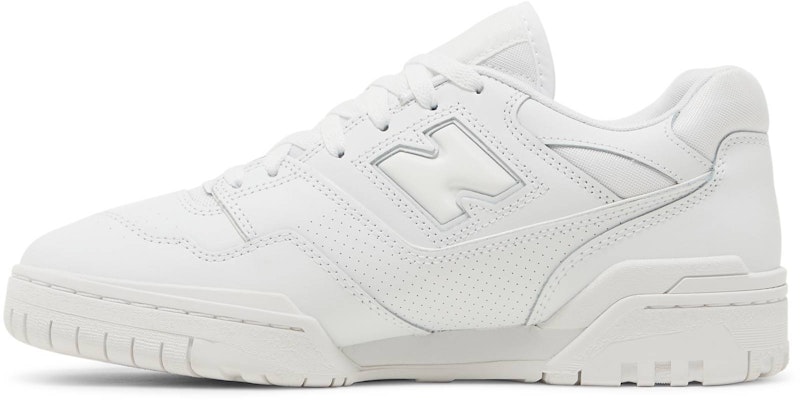 New Balance 550 'Triple White' BB550WWW Lookbook New Balance 550 'Triple White' BB550WWW