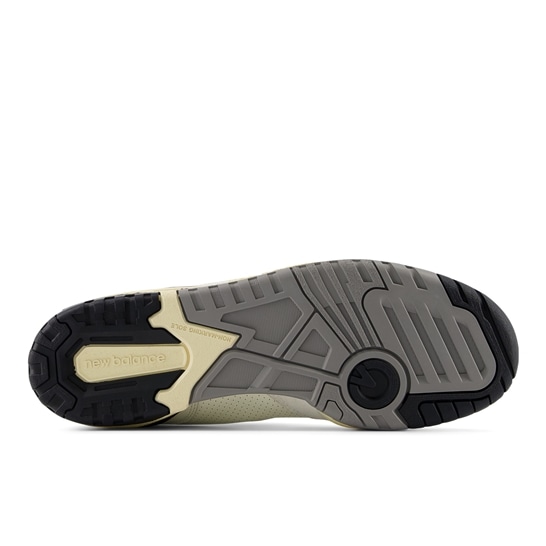 Shop ニューバランス 550 'ホワイト ブラック' BB550CPC-D BB550CPC-D