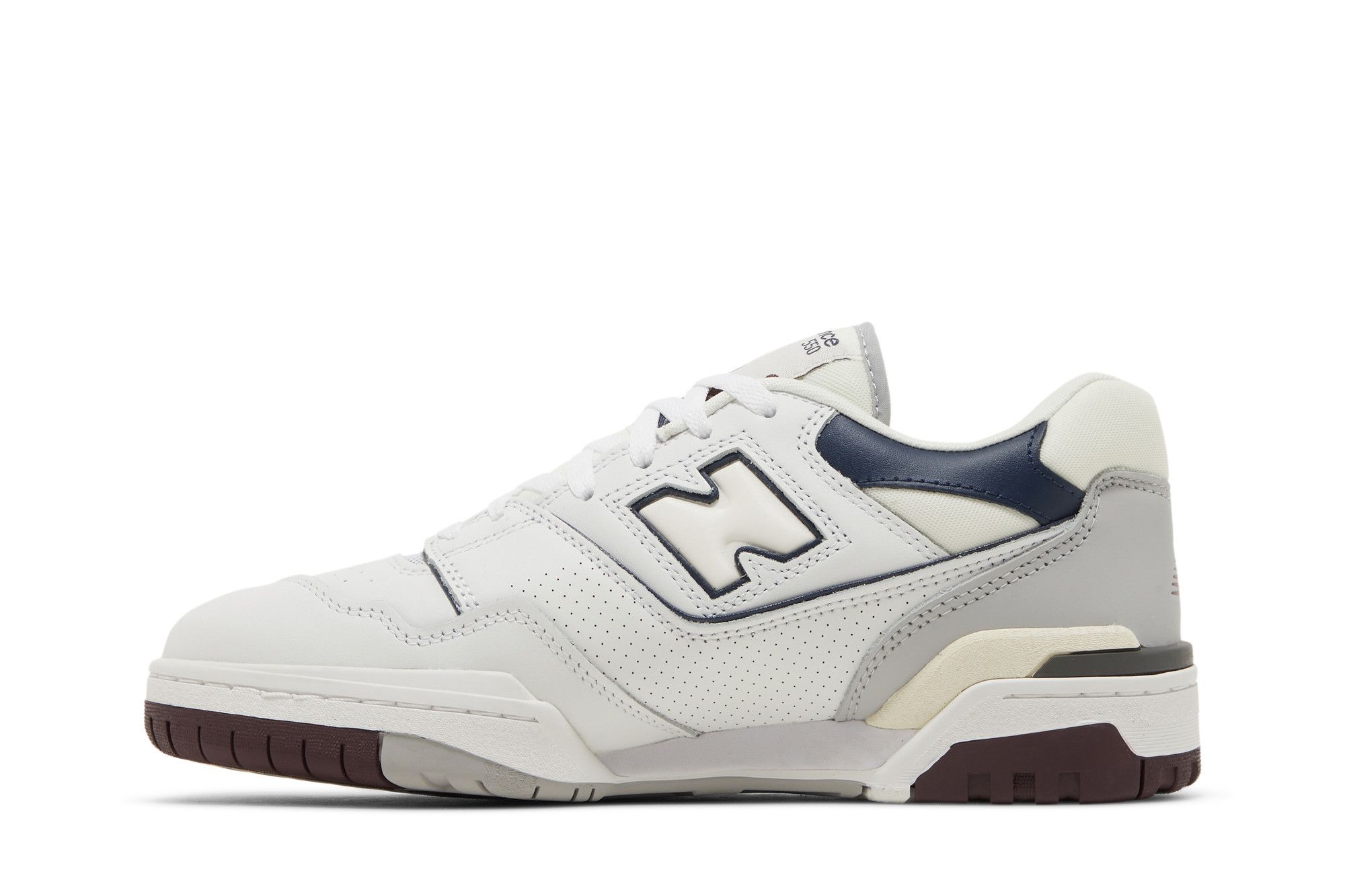 Shop New Balance 550 白色靛蓝勃艮第配色 BB550PWB