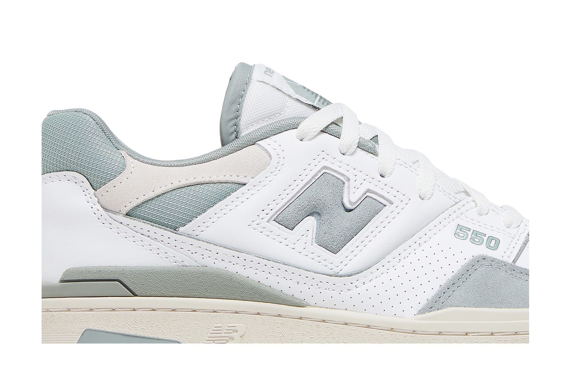 Order New Balance 550 ''Bianco Ginepro'' BB550NED