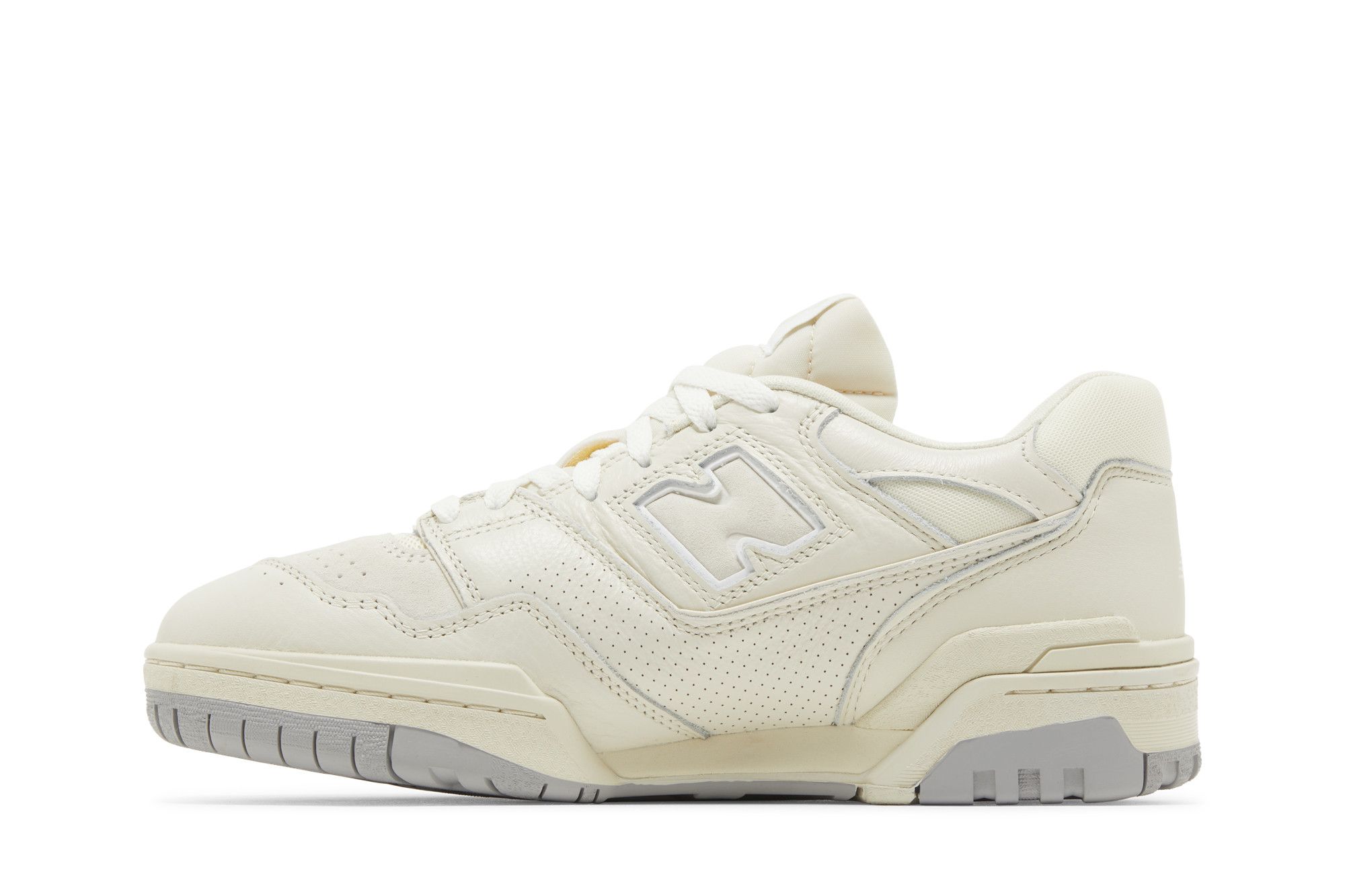 Shop New Balance 550 '白色海龟鸽' BB550PWD