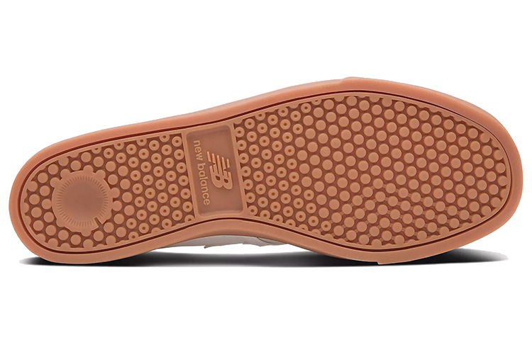 Shop New Balance 55系列 v1 透氣耐磨防滑 低筒休閒板鞋 白色