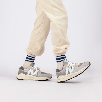 ニューバランス 5740 グレー M5740TA(YC) Sizing ニューバランス 5740 グレー M5740TA(YC)