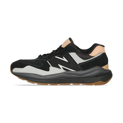 NB 574 'Black Grey CMFT'