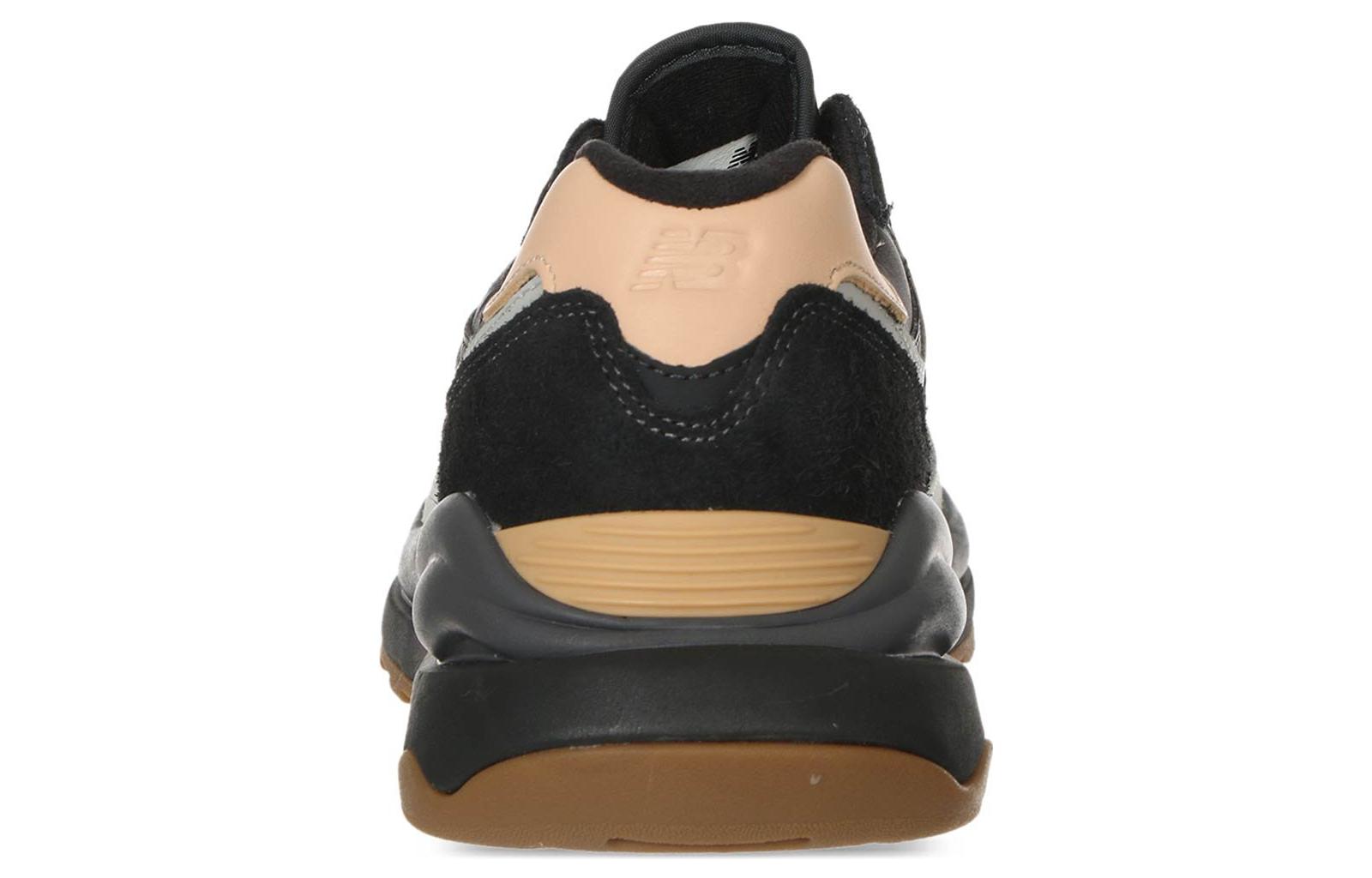 Shop New Balance NB 574 流行舒適 減震防滑 低筒 跑步鞋 男款 黑灰