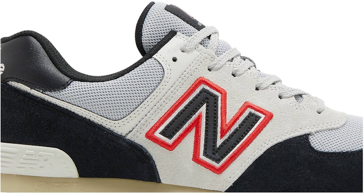 New Balance 574 'Putih Hitam Merah' U574SV2 Order New Balance 574 'Putih Hitam Merah' U574SV2