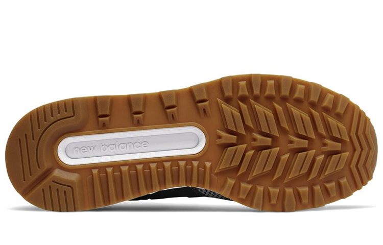 Shop New Balance 574 Sport 黑灰色

翻譯成台灣適合的名稱為: New Balance 574 Sport 黑灰色款