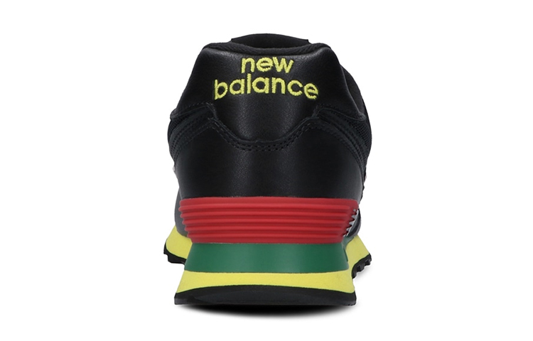 Shop New Balance 574系列 v2 減震防滑 低幫跑步鞋 炭黑色