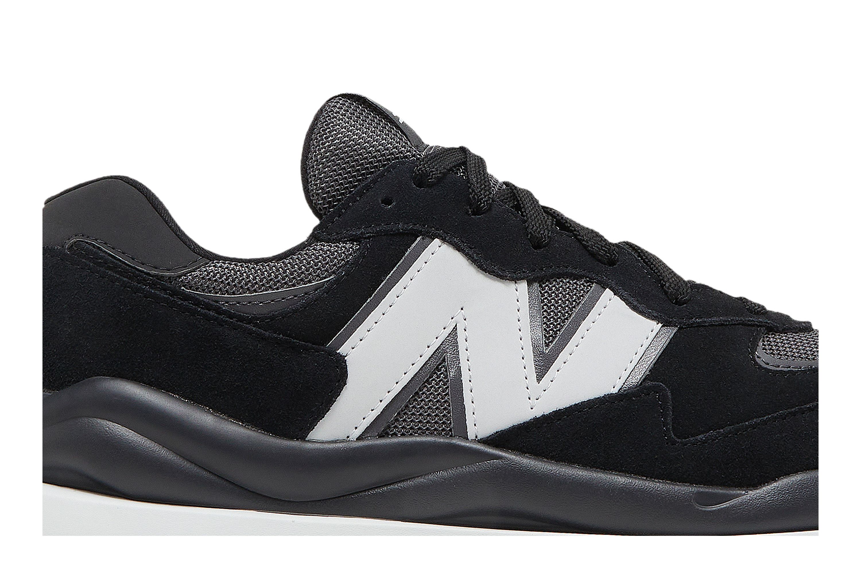 Shop ニューバランス 57/40 ブラック/ホワイト M5740CBA