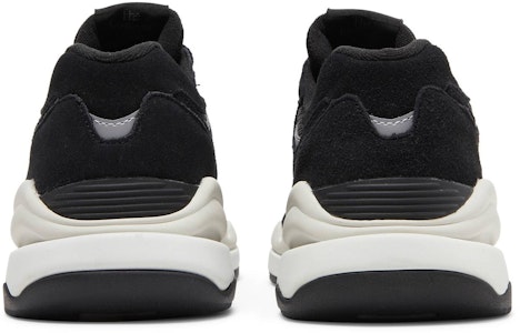 New Balance 57/40 'Blanco y Negro' M5740RW1 Details for New Balance 57/40 'Blanco y Negro' M5740RW1