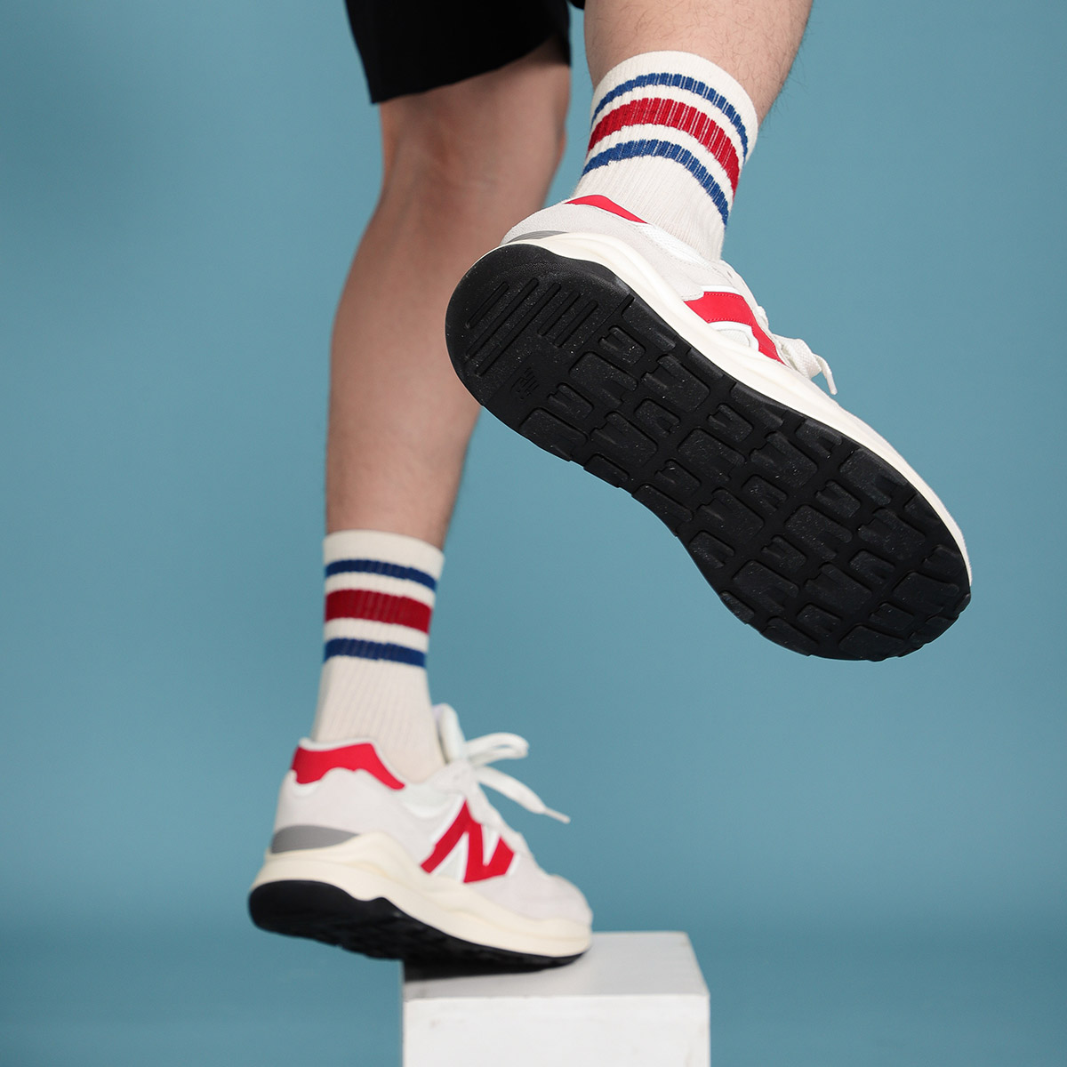 Details for ニューバランス 57/40 'グレー レッド' M5740CC M5740CC