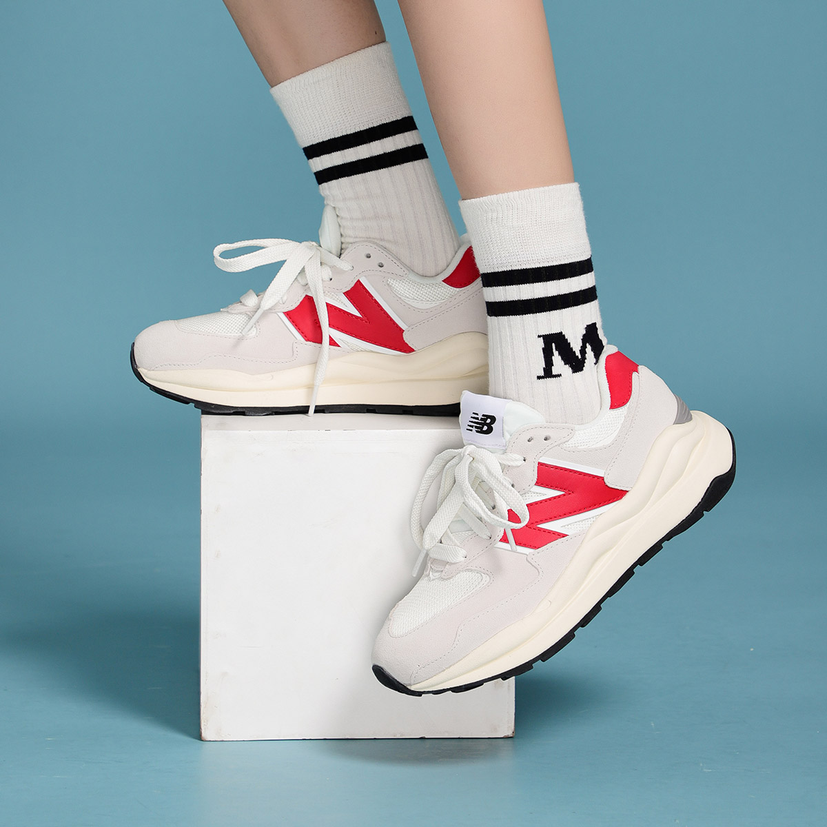 Sizing ニューバランス 57/40 'グレー レッド' M5740CC M5740CC