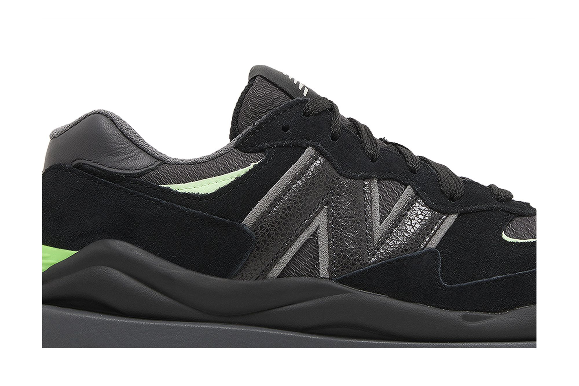 Order New Balance 57/40 'Wonderland Pack - Hitam Hijau Bersinar' M5740GHC
